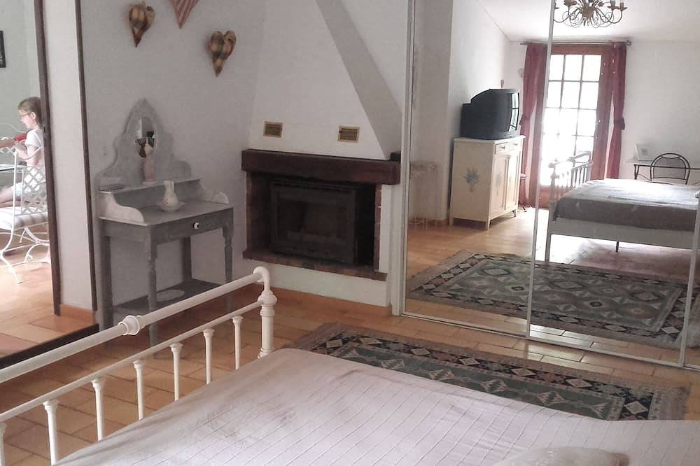 Huis met groot zwembad in het hart van de Luberon in Saint-Martin-de-Castillon, Parc naturel régional du Luberon