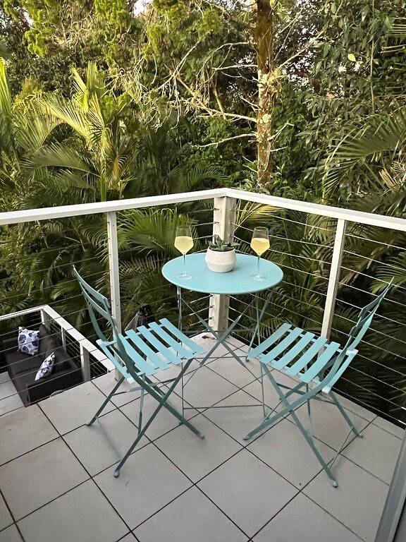 Holiday home for 12 people, with hot tub and balcony, with pets in Peregian Beach