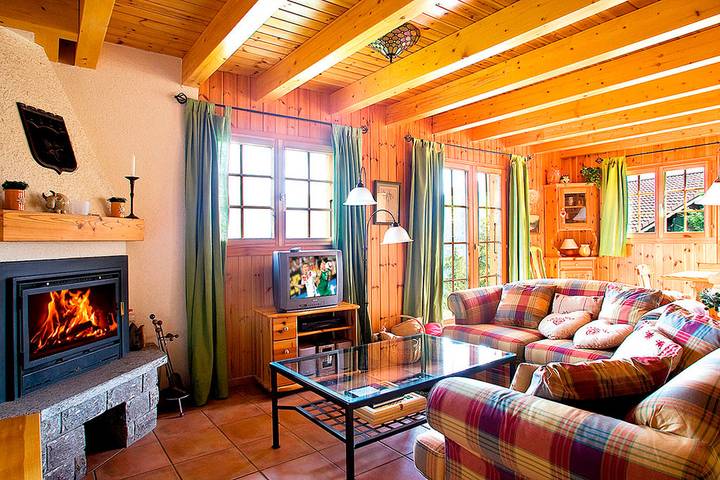 Ferienhaus für 8 Personen, mit Garten und Ausblick sowie Sauna und Terrasse in der Schweiz - 3