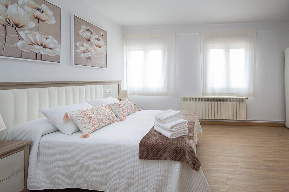 Ag Casa Belenda con Jardín 11pax, Santiago a 40km in Carballo, Galician Coast