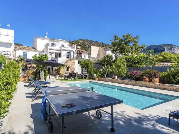 Villa for 12 people, with pool and garden - 1