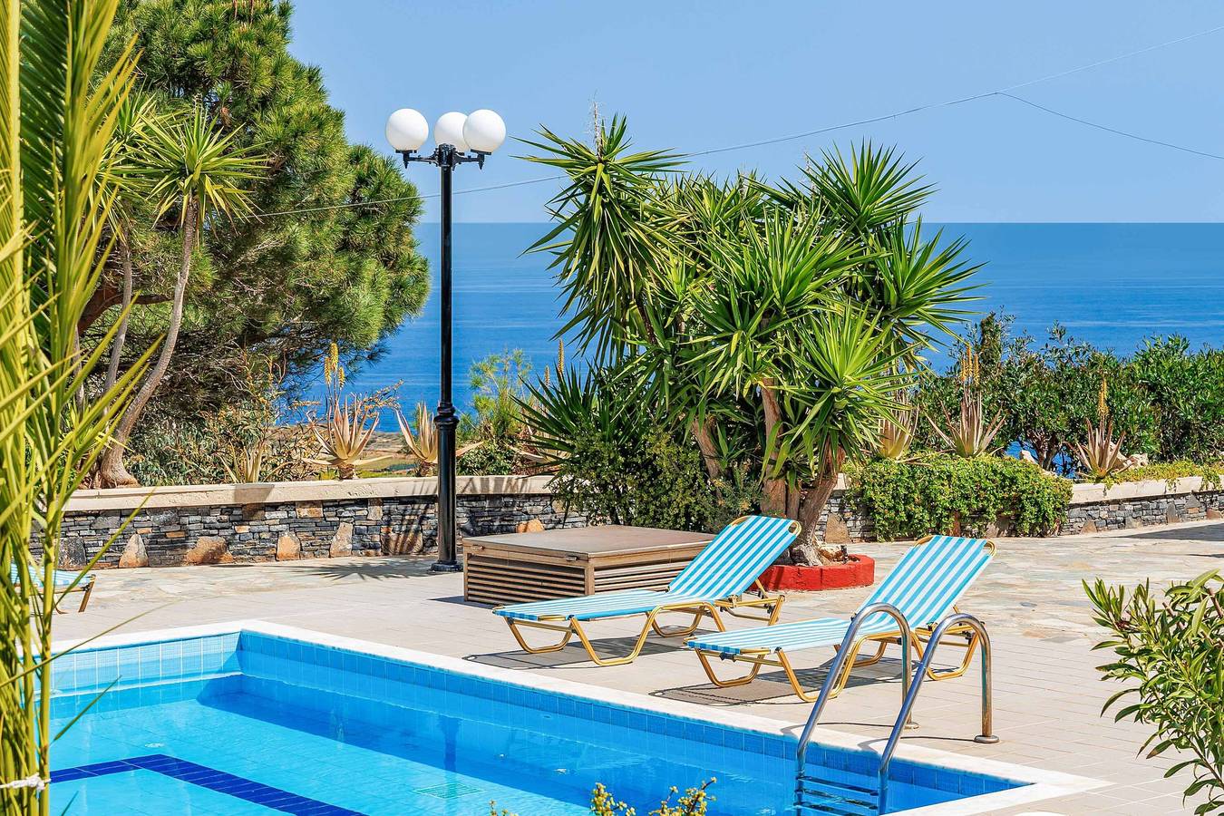 Villa für 6 Personen mit Terrasse in Agia Pelagia, Achlada