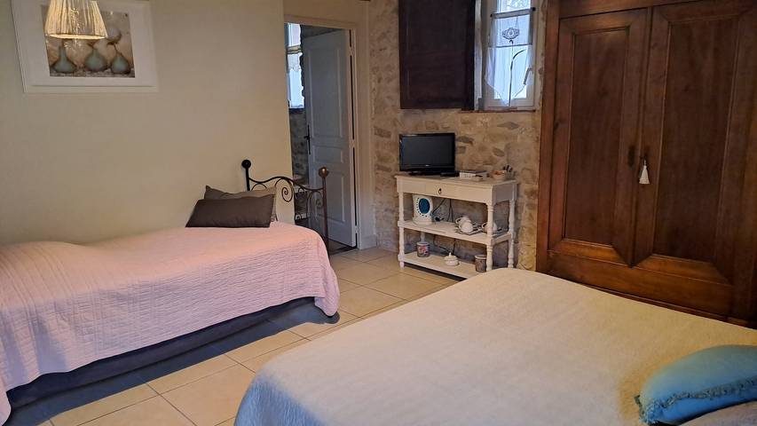 Chambre d’hôte pour 3 personnes, avec jardin et piscine dans le Tarn - 4