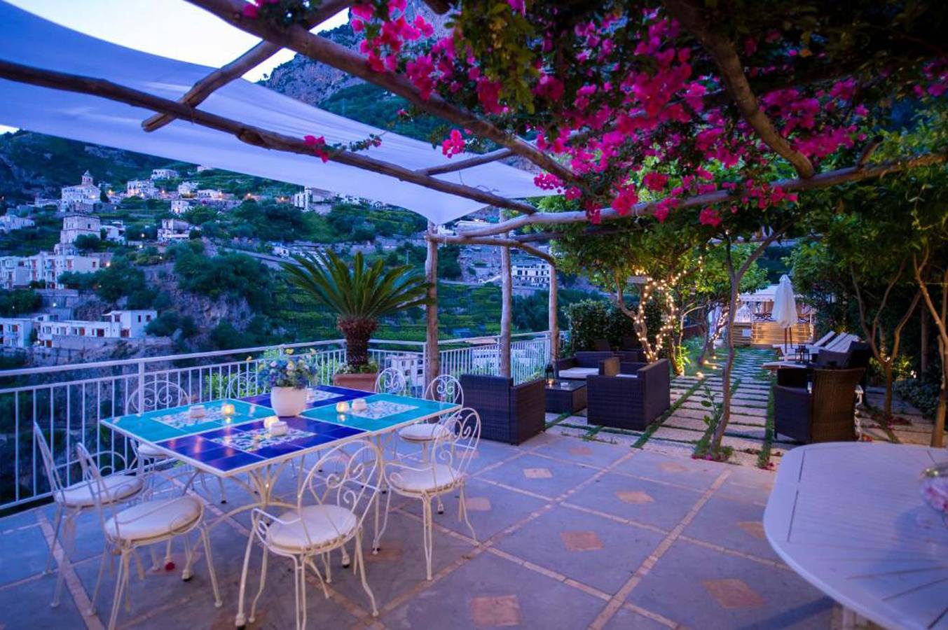 Amore Rentals - Villa Bellavista con Jacuzzi Riscaldata, Vista Mare e Palestra in Tovere, Amalfiküste