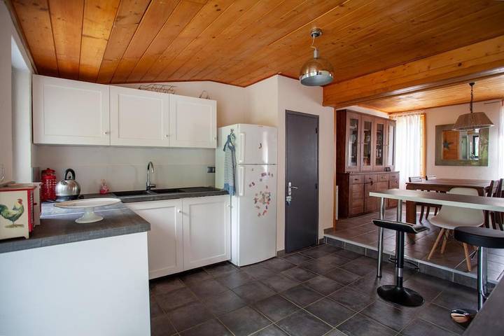 Gîte pour 6 personnes, avec terrasse et vue à Bullion (homonymie) - 4