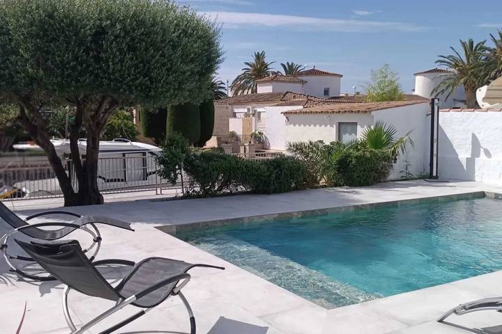 Chalet para 8 personas, con piscina y balcón en Cataluña - 2