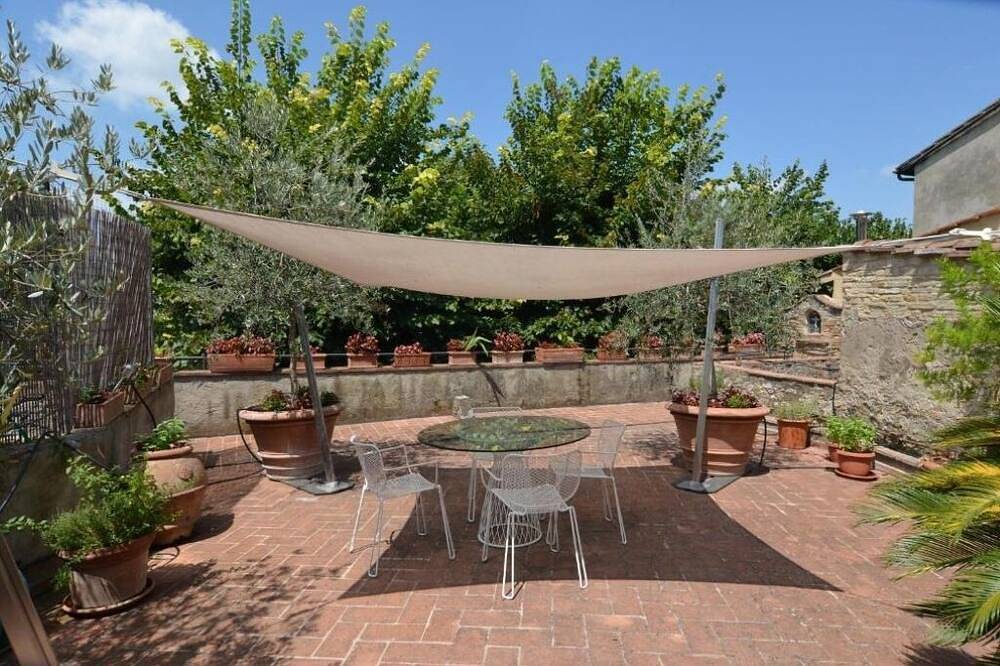 Appartamento intero, Casa Bardi : Appartamento con Terrazza + Parcheggio in San Gimignano, Siena e dintorni