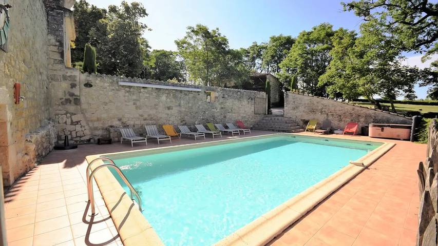 Château pour 27 personnes, avec piscine et jardin dans le Lot-et-Garonne - 2