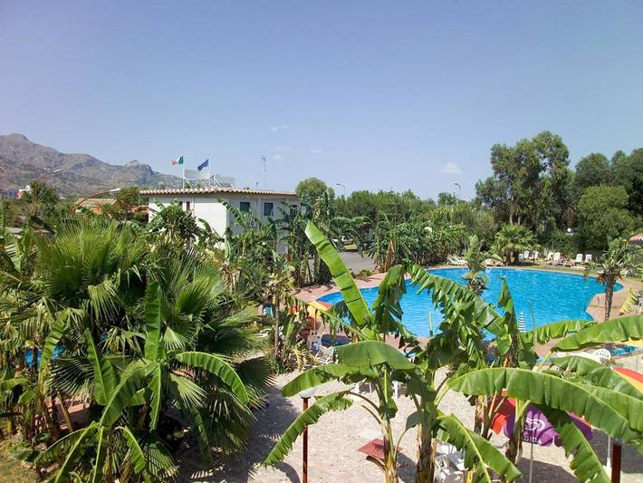 Ferienanlage für 2 Personen, mit Balkon und Terrasse sowie Garten und Kinderpool