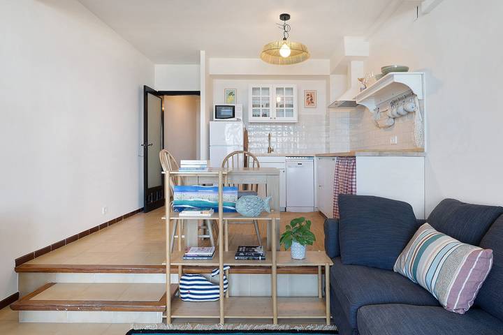 Apartamento entero, Cargol De Mar, con vistas al mar y piscina in Platja Cala Mar d'en Manassa (l'Escala), La Escala
