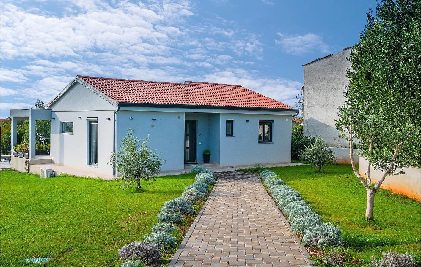 Gemütliche 75 m² große Ferienwohnung mit Pool, in der Nähe des Stadtzentrums und des Flusses – Melnica in Barban, Südküste Istrien