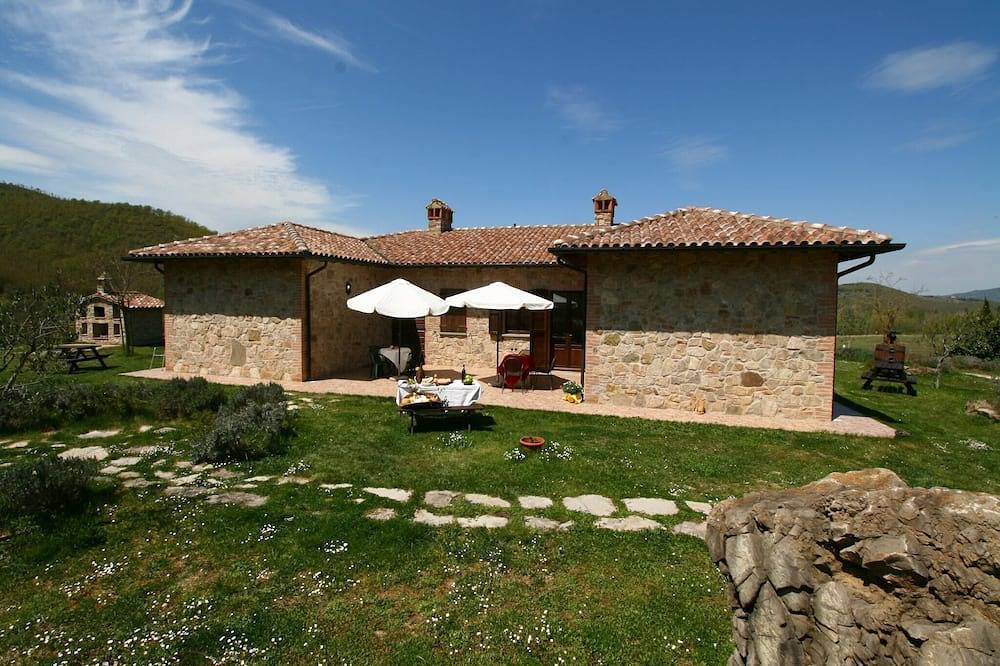 Casale vicino al Lago Trasimeno con piscina in Passignano sul Trasimeno, Lago Trasimeno
