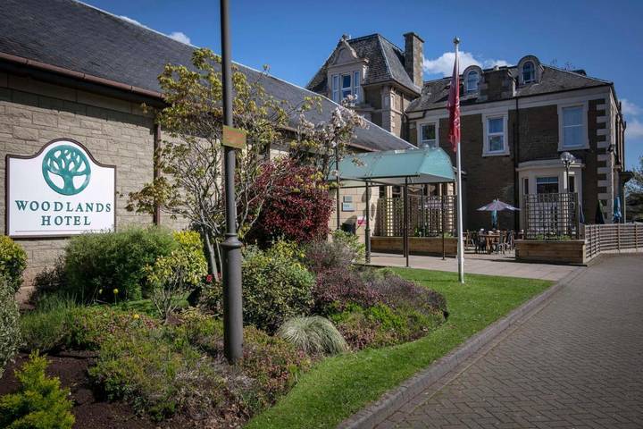 Hôtel pour 5 personnes, avec Jacuzzi et Terrasse ainsi que Jardin et Piscine à Dundee