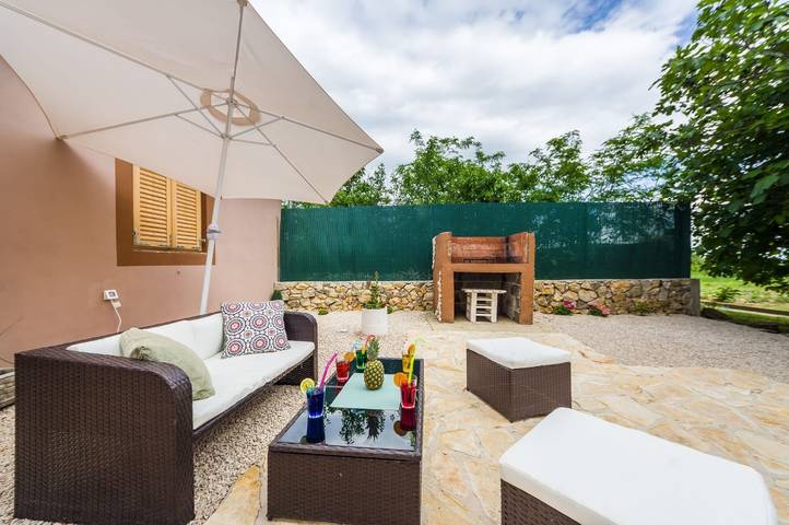 Ferienhaus für 14 Personen, mit Balkon/Terrasse und Pool