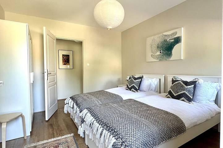 Gîte pour 4 personnes, avec terrasse ainsi que piscine et jardin à Semur-en-Auxois - 4