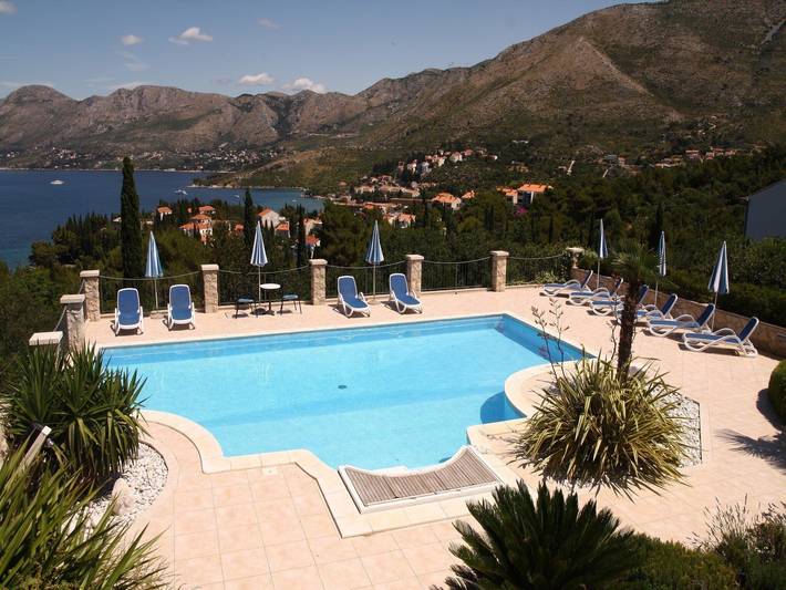 Gîte pour 4 personnes, avec Balcon et Terrasse ainsi que Jacuzzi et Piscine à Cavtat - 2