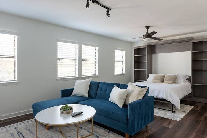 Vacation rental for 16 people, with balcony and yard in Austin (TX)