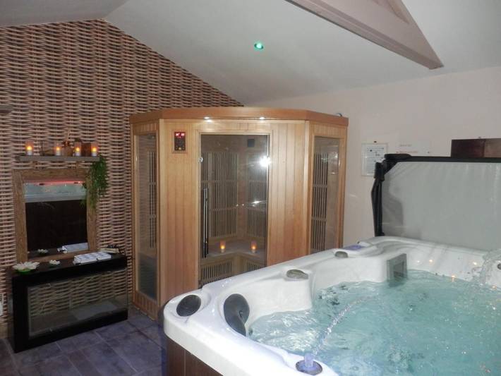 Chambre d’hôte pour 2 personnes, avec jardin et jacuzzi ainsi que piscine et sauna à Lambesc - 2