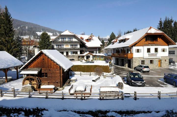 Hôtel pour 3 personnes, avec jardin et sauna ainsi que vue et terrasse