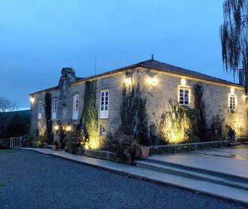 Maison d’hôte pour 2 personnes, avec jardin ainsi que sauna et vue, animaux acceptés à Palas de Rei