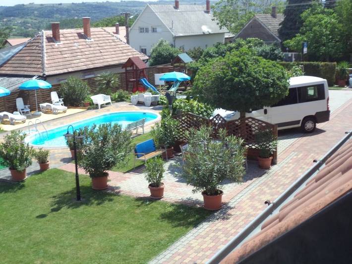Gîte pour 2 personnes, avec jacuzzi ainsi que piscine et jardin dans Koroshegy - 4