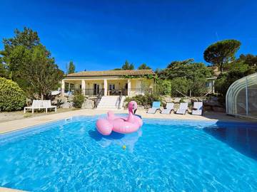 Cottage pour 8 personnes, avec terrasse ainsi que jardin et piscine, adapté aux familles à Beaufort (Francia)