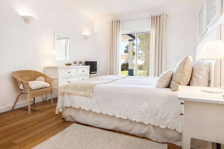 Ferienpark für 4 Personen, mit Ausblick und Pool sowie Garten und Sauna, mit Haustier in Portugal - 2