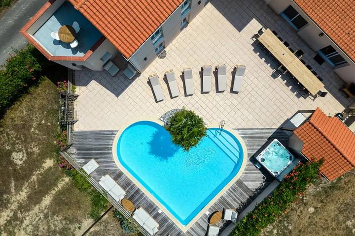 Location de vacances pour 18 personnes à Landevieille - 2