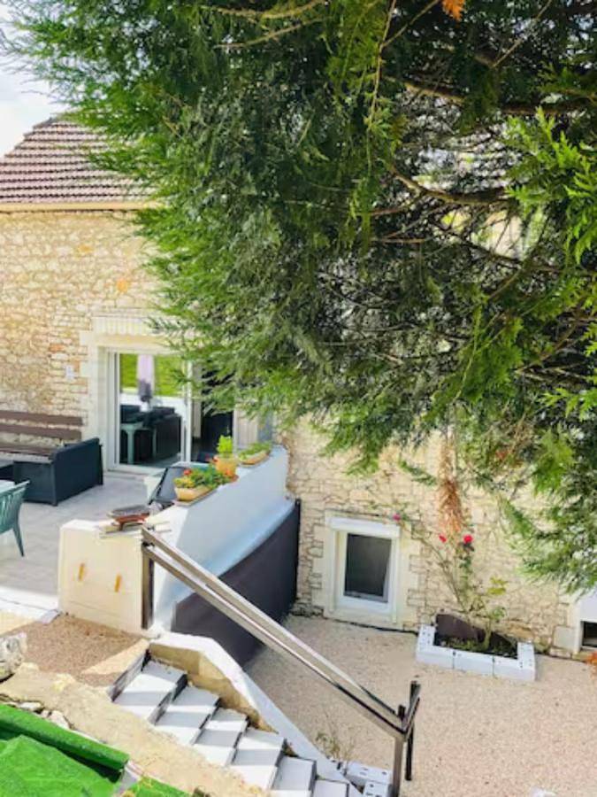 Location de vacances pour 12 personnes, avec piscine et terrasse, animaux acceptés à Carlux - 4