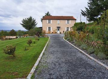 Chambre d’hôte pour 2 personnes, avec jardin et jacuzzi à Beaumarchés