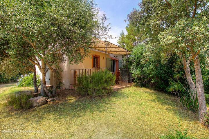 Gîte pour 4 personnes, avec vue ainsi que jardin et terrasse - 1
