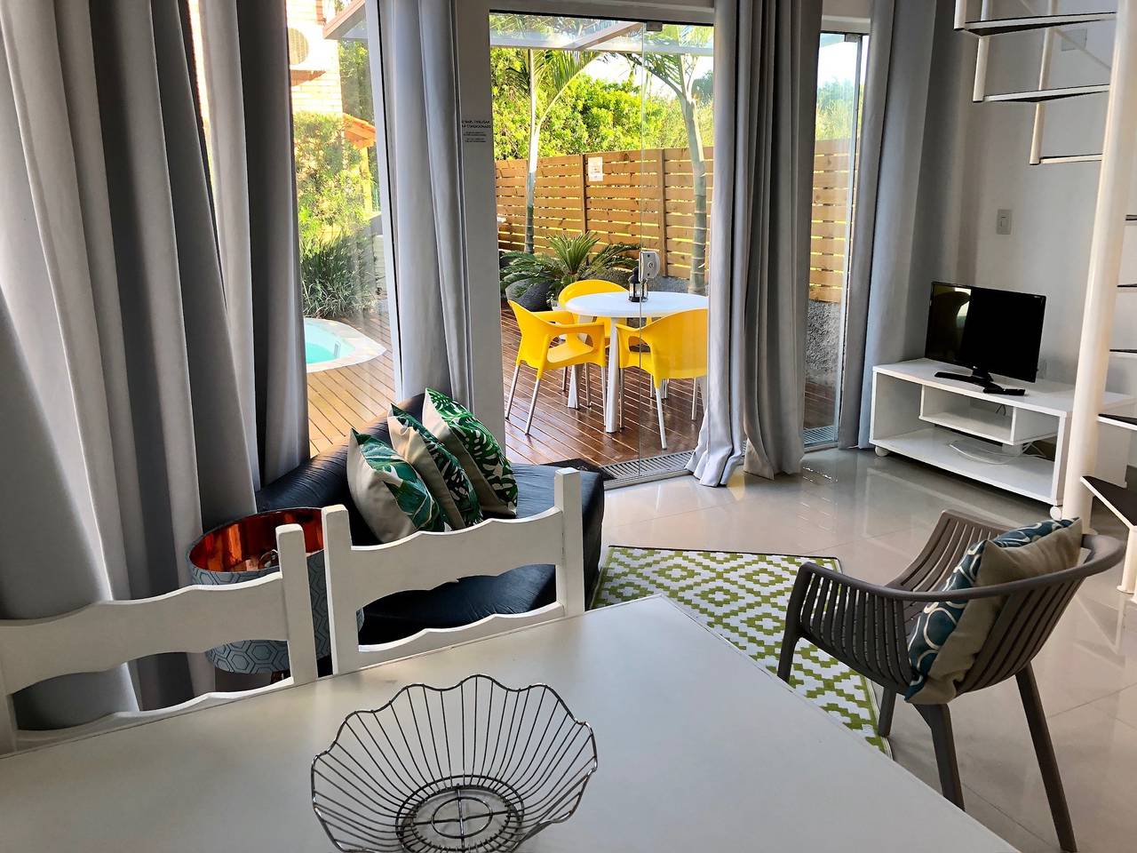 No1 Stylish Beach House with Pool in Praia do Forte SC, Florianópolis