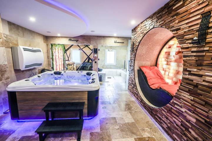 Maison d’hôte pour 2 personnes, avec Jacuzzi ainsi que Piscine et Sauna