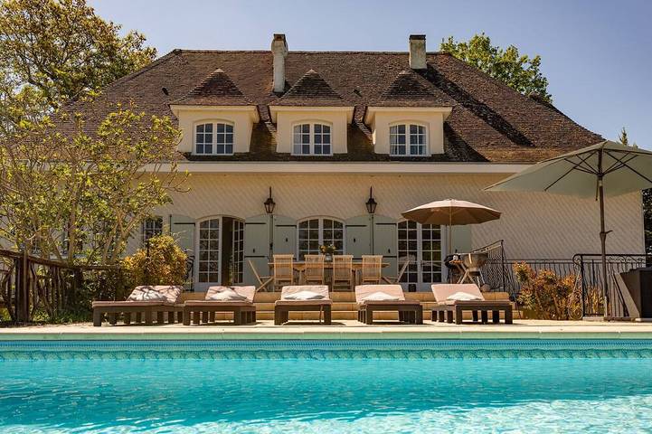 Location de vacances pour 12 personnes, avec Terrasse et Jardin à Fourcès