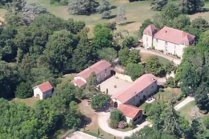 Location de vacances pour 20 personnes, avec jardin à Miramont-d'Astarac