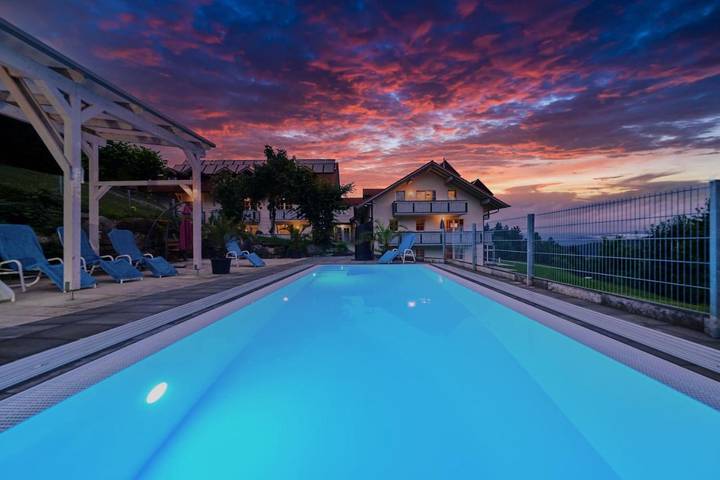 Ferienwohnung für 5 Personen, mit Whirlpool und Sauna sowie Pool und Garten in Kollnburg - 3