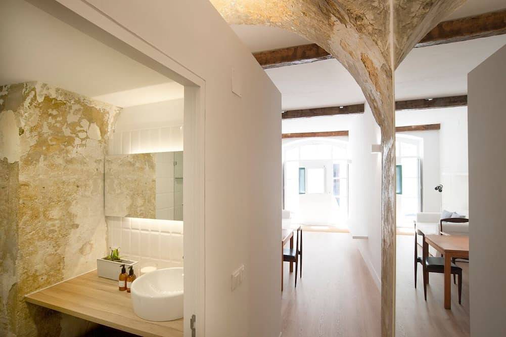 - The House of Mothers - in Misericórdia, Lisbon