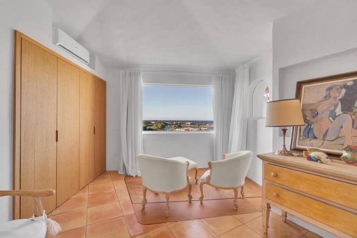 Villa pour 13 personnes, avec vue ainsi que piscine et jardin à Porto Cervo - 2