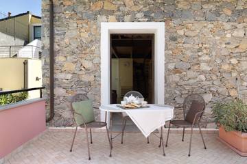 Agriturismo per 4 Persone in Toirano, Alpi Liguri, Foto 3