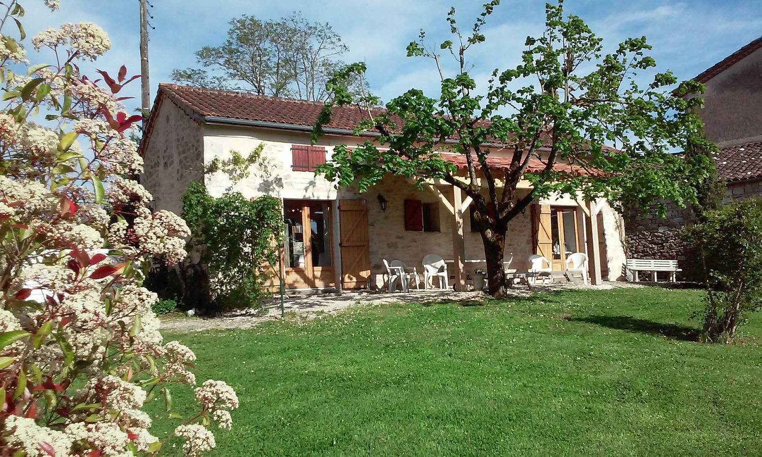 Ferienhaus 'Renovierte Alte Schmiede' mit privatem Pool, Terrasse und Wlan in Sauzet (Lot), Quercy