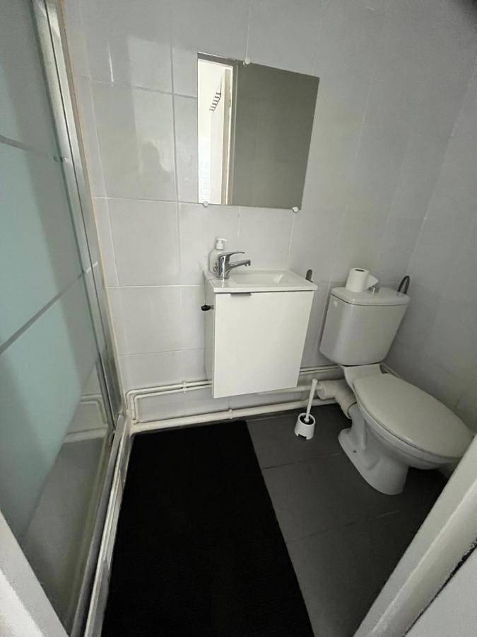 Appartement entier, One-Bedroom Apartment in Les Pavillons-sous-Bois, Seine-Saint-Denis