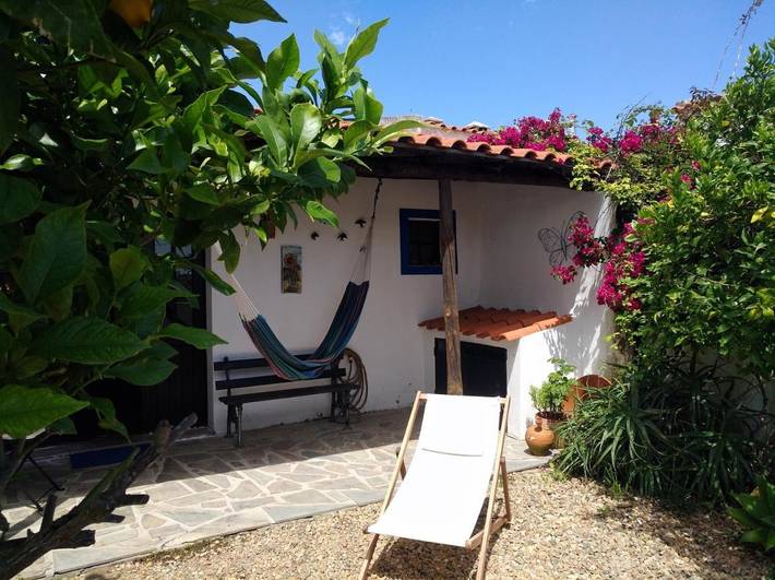 Vacation rental for 5 people, with Terrace and Yard as well as View in Redondo