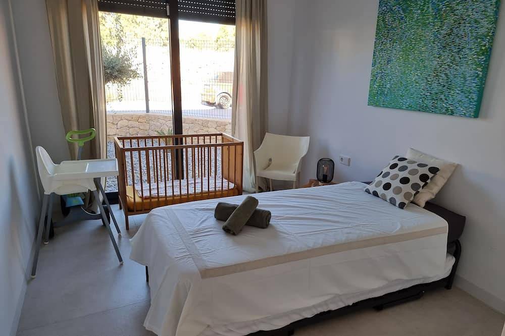 Moderne villa, met artistieke inrichting. dicht bij wandelpaden, zee, golfgebied in Valle del Este Golf Resort, Vera