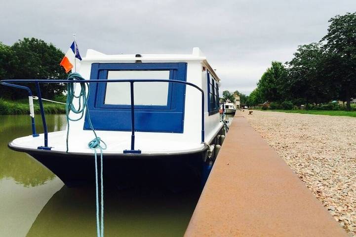 Péniche pour 2 personnes, avec terrasse, animaux acceptés dans Cuffy