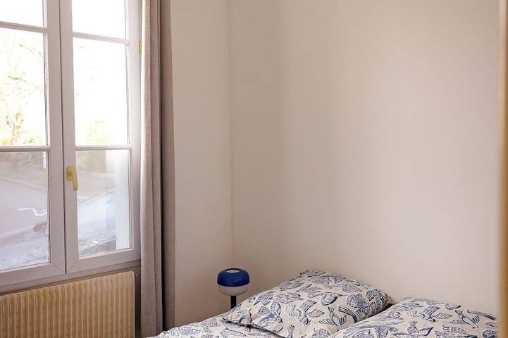 Maison 80m² Rochefort : Cure, Famille, Télétravail, Wifi 7 & Parking gratuit. in Rochefort, Région de Rochefort