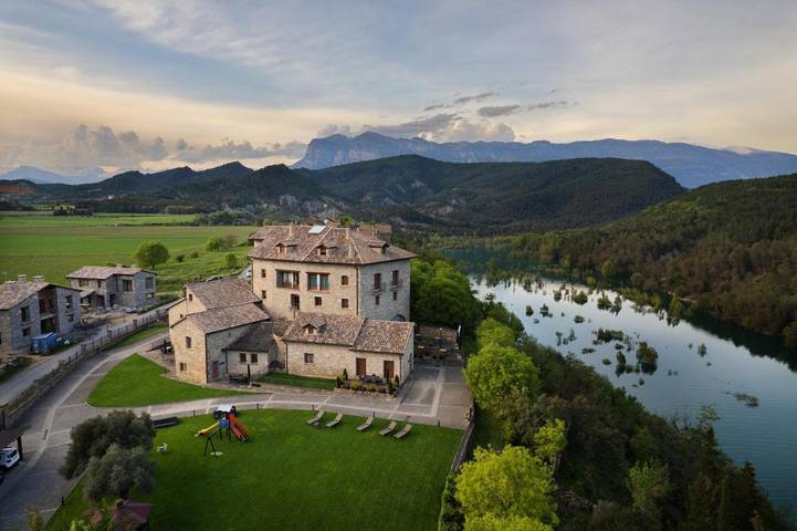 Apartamento para 7 personas, con Balcón y Terraza además de Jardín y Piscina en Parque nacional de Ordesa y Monte Perdido