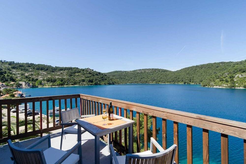 Ganze Wohnung, Corso Türkisblick, 1Br Apt mit Balkon und Meerblick in Mljet