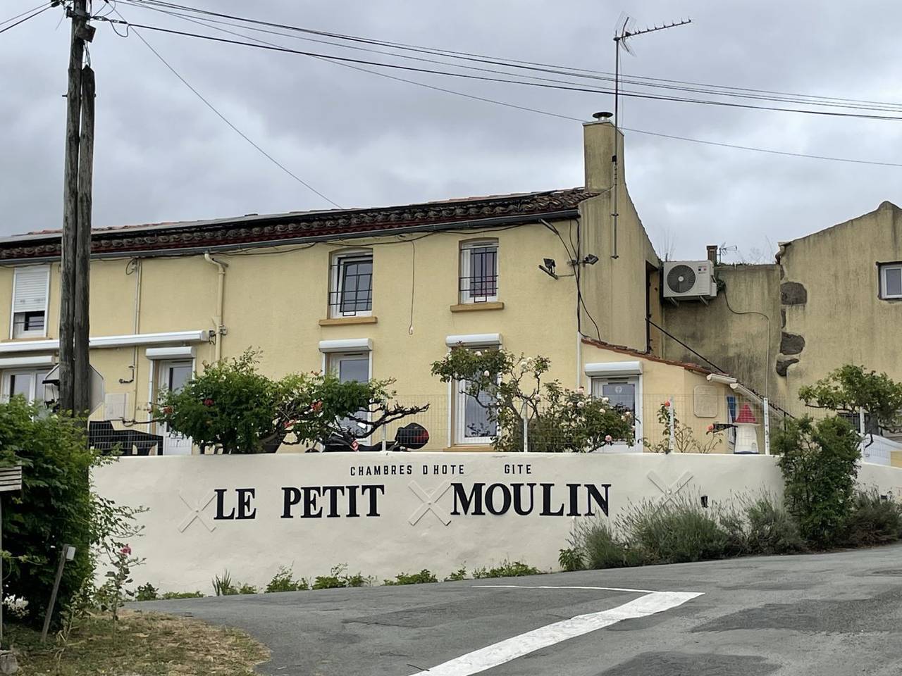Chambres d'hôtes et gîte le Petit Moulin - la Suite "Longère" in Pouzauges, Fontenay-le-Comte
