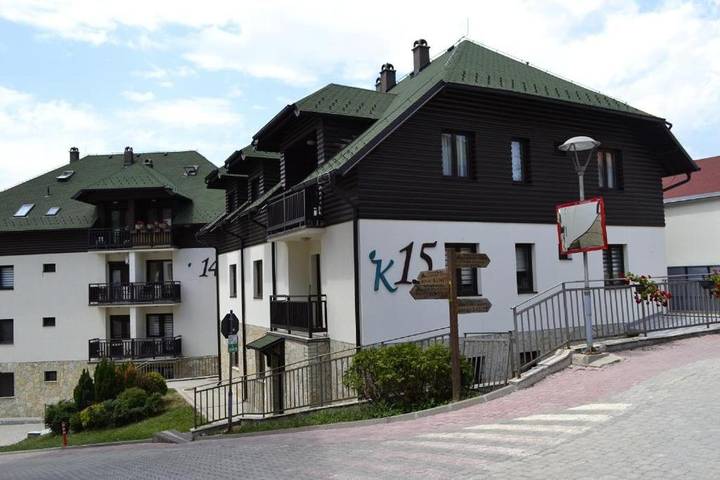 Ferienwohnung für 6 Personen, mit Balkon und Terrasse sowie Pool und Sauna in Zlatibor