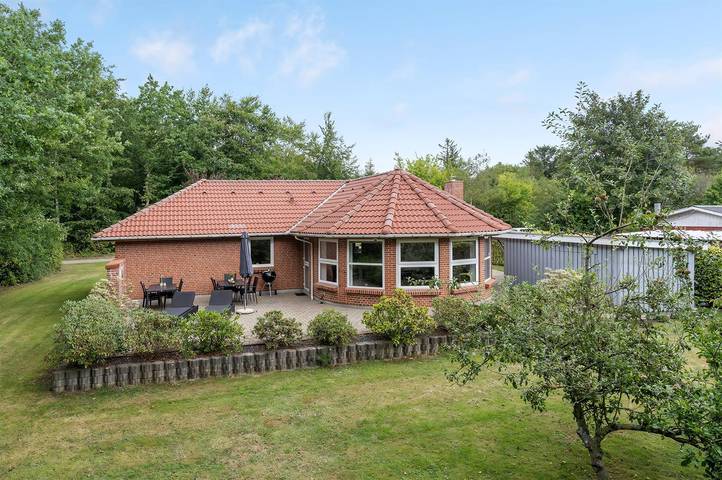 Ferienhaus für 7 Personen, mit Whirlpool und Terrasse sowie Pool in Dänemark